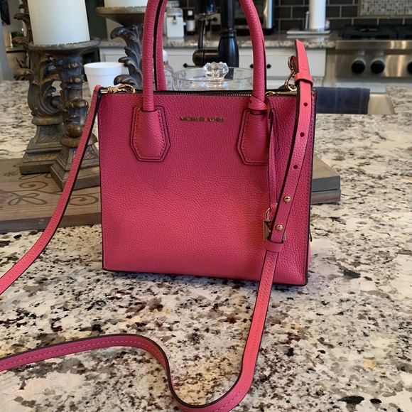 Michael Kors Purse - Picture 10 of 10